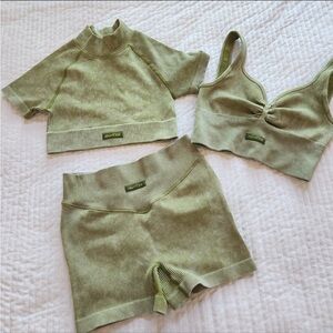bo+tee 3 piece set shorts, crop top and sports bra size XS